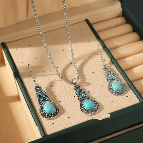 Boho princess earrings and necklace set - Picture 6 of 8